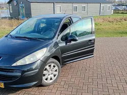Zwart Gebruikt 2008 Peugeot 207 Hatchback | € 1.400 (Goede deal)