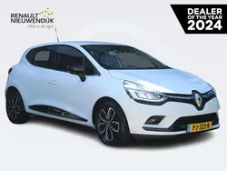 Ijswit 369 Gebruikt 2017 Renault Clio IV Intens Hatchback | € 12.900 (Eerlijke prijs)