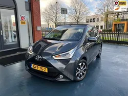 Grijs, metallic lak Gebruikt 2020 Toyota Aygo X-clusiv Hatchback | € 16.950 (Eerlijke prijs)