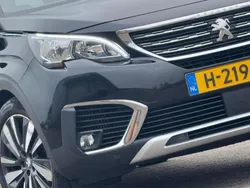 Zwart, metallic lak Gebruikt 2020 Peugeot 5008 Premium MPV | € 16.425 (Eerlijke prijs)