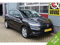 Zwart Gebruikt 2022 Dacia Sandero Comfort Hatchback | € 15.945 (Eerlijke prijs)