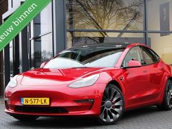 Rood Gebruikt 2021 Tesla Model 3 Performance Sedan | € 29.950 (Eerlijke prijs)
