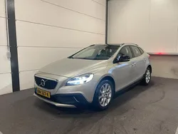 Bruin Gebruikt 2016 Volvo V40 CC Stationwagen | € 15.950 (Eerlijke prijs)