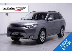 Grijs Gebruikt 2014 Mitsubishi Outlander P-HEV Edition Stationwagen | € 8.666 (Eerlijke prijs)