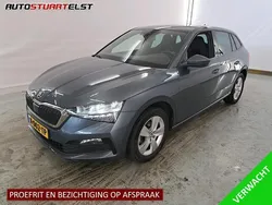 Grijs, metallic lak Gebruikt 2020 Skoda Scala Business Line Hatchback | € 18.950 (Eerlijke prijs)