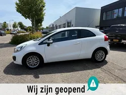 Wit Gebruikt 2012 Kia Rio Hatchback | € 6.789 (Eerlijke prijs)
