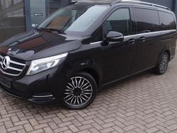 Zwart Gebruikt 2017 Mercedes V220 Exclusive MPV | € 29.950