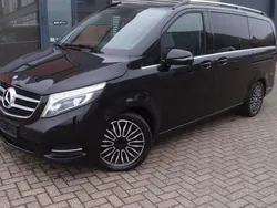 Zwart Gebruikt 2017 Mercedes V220 Exclusive MPV | € 29.950