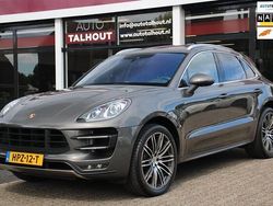 Grijs, metallic lak Gebruikt 2015 Porsche Macan Turbo SUV | € 32.950 (Super prijs)