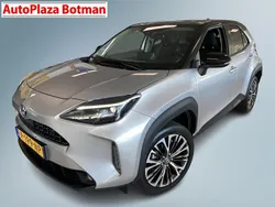 Grijs Gebruikt 2022 Toyota Yaris Cross Executive SUV | € 29.950 (Eerlijke prijs)
