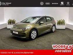 Olive green met zwart dak Nieuw 2025 VW ID.3 Pure Hatchback | € 30.995 (Super prijs)