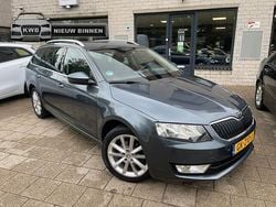 Grijs Gebruikt 2015 Skoda Octavia Stationwagen | € 5.950 (Eerlijke prijs)