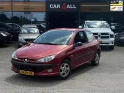Rood Gebruikt 2002 Peugeot 206 Hatchback | € 749 (Eerlijke prijs)