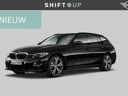 Zwart Gebruikt 2022 BMW 330e M Sport Stationwagen | € 35.940 (Goede deal)