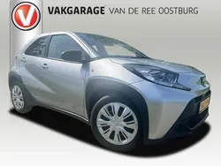 Grijs Gebruikt 2022 Toyota Aygo Play Hatchback | € 14.250 (Eerlijke prijs)