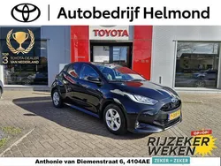 Zwart Gebruikt 2022 Toyota Yaris Executive Hatchback | € 25.900 (Eerlijke prijs)