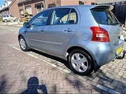 Grijs Gebruikt 2007 Toyota Yaris Luna MPV | € 3.200 (Iets duurder)