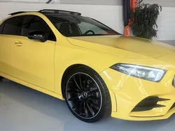 Geel Gebruikt 2022 Mercedes A180 AMG Hatchback | € 29.450 (Eerlijke prijs)