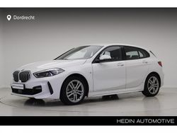Wit Gebruikt 2021 BMW 118 Shadowline Hatchback | € 27.895 (Iets duurder)