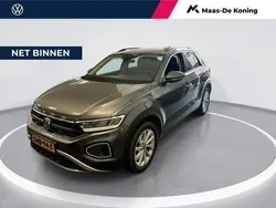 Grijs Gebruikt 2024 VW T-Roc Edition SUV | € 32.440 (Eerlijke prijs)