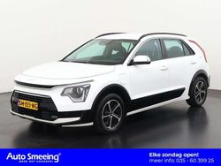 White pearl/snow white pearl (swp) Gebruikt 2022 Kia Niro SUV | € 25.945 (Eerlijke prijs)