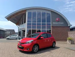 Rood Gebruikt 2014 Toyota Yaris Hatchback | € 8.445 (Eerlijke prijs)