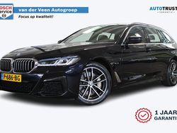 Zwart Gebruikt 2022 BMW 520 M Sport Stationwagen | € 32.950 (Goede deal)