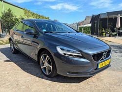 Blauw Gebruikt 2017 Volvo V40 Momentum Stationwagen | € 14.500 (Goede deal)