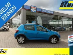 Blauw Gebruikt 2015 Dacia Sandero Lauréate Hatchback | € 8.450 (Eerlijke prijs)
