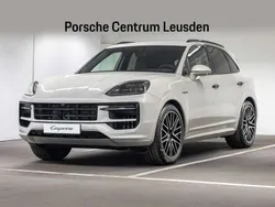 Cashmerebeige metallic Gebruikt 2024 Porsche Cayenne SUV | € 119.900 (Iets duurder)