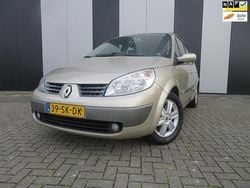 Beige Gebruikt 2006 Renault Scénic II Luxe MPV | € 1.750 (Eerlijke prijs)