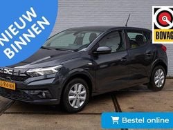 Grijs Gebruikt 2023 Dacia Sandero Expression Hatchback | € 15.950 (Eerlijke prijs)