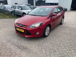 Rood Gebruikt 2013 Ford Focus Titanium Stationwagen | € 2.950