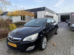 Zwart Gebruikt 2010 Opel Astra Edition Hatchback | € 2.750 (Eerlijke prijs)