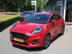 Rood, metallic lak Gebruikt 2021 Ford Puma Gen-E ST-Line SUV | € 18.950 (Goede deal)