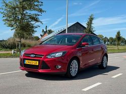 Rood Gebruikt 2011 Ford Focus Hatchback | € 5.245 (Eerlijke prijs)