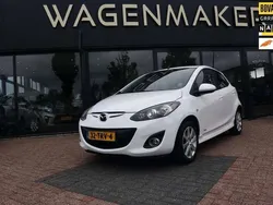 Wit, metallic lak Gebruikt 2012 Mazda 2 Hatchback | € 6.950 (Eerlijke prijs)