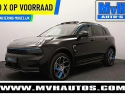 Zwart, metallic lak Gebruikt 2023 Lynk & Co 01 SUV | € 29.399 (Eerlijke prijs)