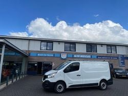 Wit Gebruikt 2017 Renault Trafic Komfort Van | € 5.950 (Super prijs)