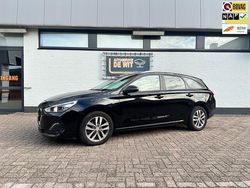 Zwart Gebruikt 2020 Hyundai i30 Premium Stationwagen | € 16.950 (Eerlijke prijs)