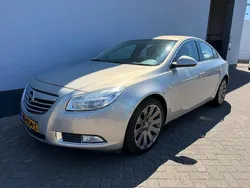 Grijs Gebruikt 2009 Opel Insignia Cosmo Sedan | € 6.950 (Eerlijke prijs)