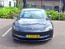 Grijs Gebruikt 2024 Tesla Model 3 RWD Sedan | € 37.700 (Eerlijke prijs)