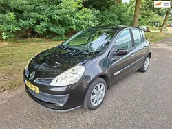 Zwart Gebruikt 2007 Renault Clio II Hatchback | € 2.250 (Eerlijke prijs)