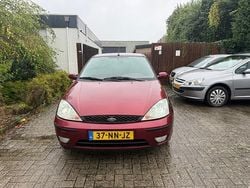 Rood Gebruikt 2004 Ford Focus Collection Hatchback | € 1.000 (Eerlijke prijs)