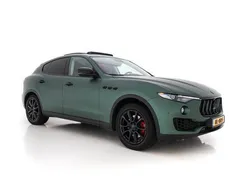 Nero / green wrapped (zwart metallic) Gebruikt 2016 Maserati Levante SUV | € 39.945 (Iets duurder)