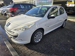 Wit (metallic) Gebruikt 2011 Peugeot 206 Sportium Hatchback | € 3.999
