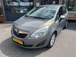 Bruin, metallic lak Gebruikt 2011 Opel Meriva Edition MPV | € 4.950 (Eerlijke prijs)