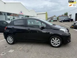 Zwart Gebruikt 2013 Toyota Yaris Hatchback | € 6.999 (Goede deal)