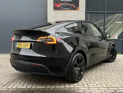 Zwart Gebruikt 2023 Tesla Model Y RWD SUV | € 33.999