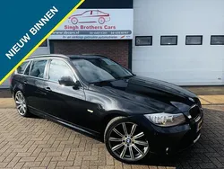 Zwart, metallic lak Gebruikt 2013 BMW 320 Stationwagen | € 6.499 (Super prijs)